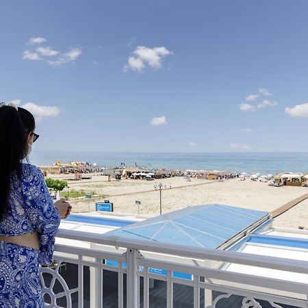 Agyra Seaview Hotel By Panel Hospitality 네오이포로이 외부 사진