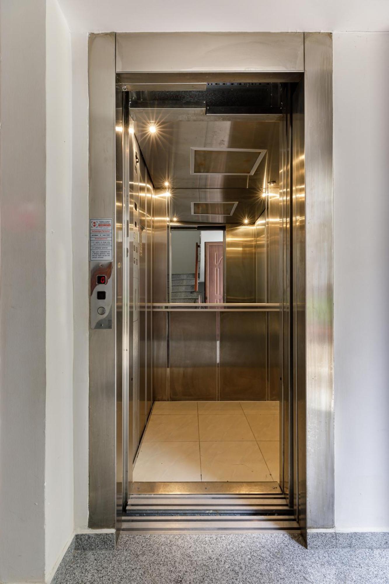 Agyra Seaview Hotel By Panel Hospitality 네오이포로이 외부 사진